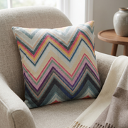 Pastel Renk Geçişli Zigzag Desenli Dekoratif Yastık