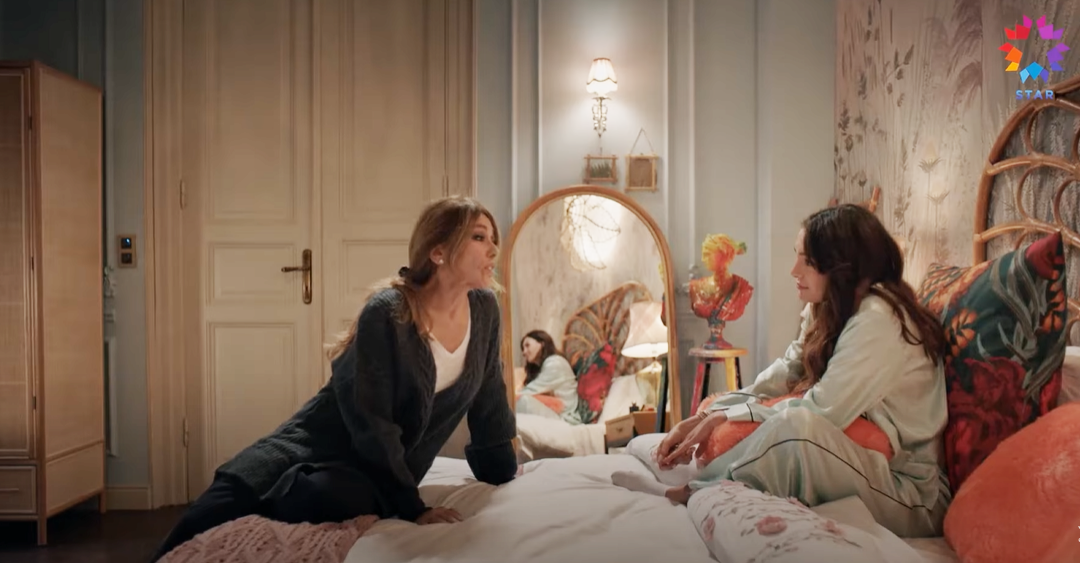 Yüzyıllık Mucize Dizi Harika Oda ( Ebru Şahin ) Duvar Kağıdı