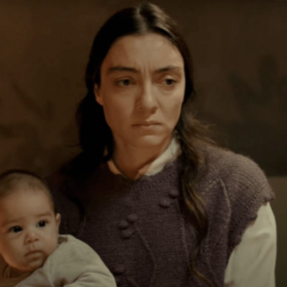 Ömer Dizi Nisa (Merve Dizdar) Yatak Oda Turkuaz Zeminde Turna Kuşları Duvar Kağıdı