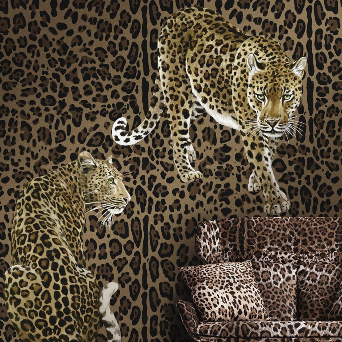 Dolce Gabbana Leopar Zeminde Leoparlar Pano Duvar Kağıdı