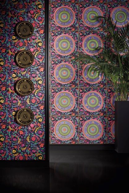 Versace 5 Koleksiyonu Renkli Barok Duvar Kağıdı