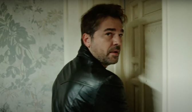 Çöp Adam Dizi Tamer (Engin Altan Düzyatan) Çalışma Odası Duvar Kağıdı
