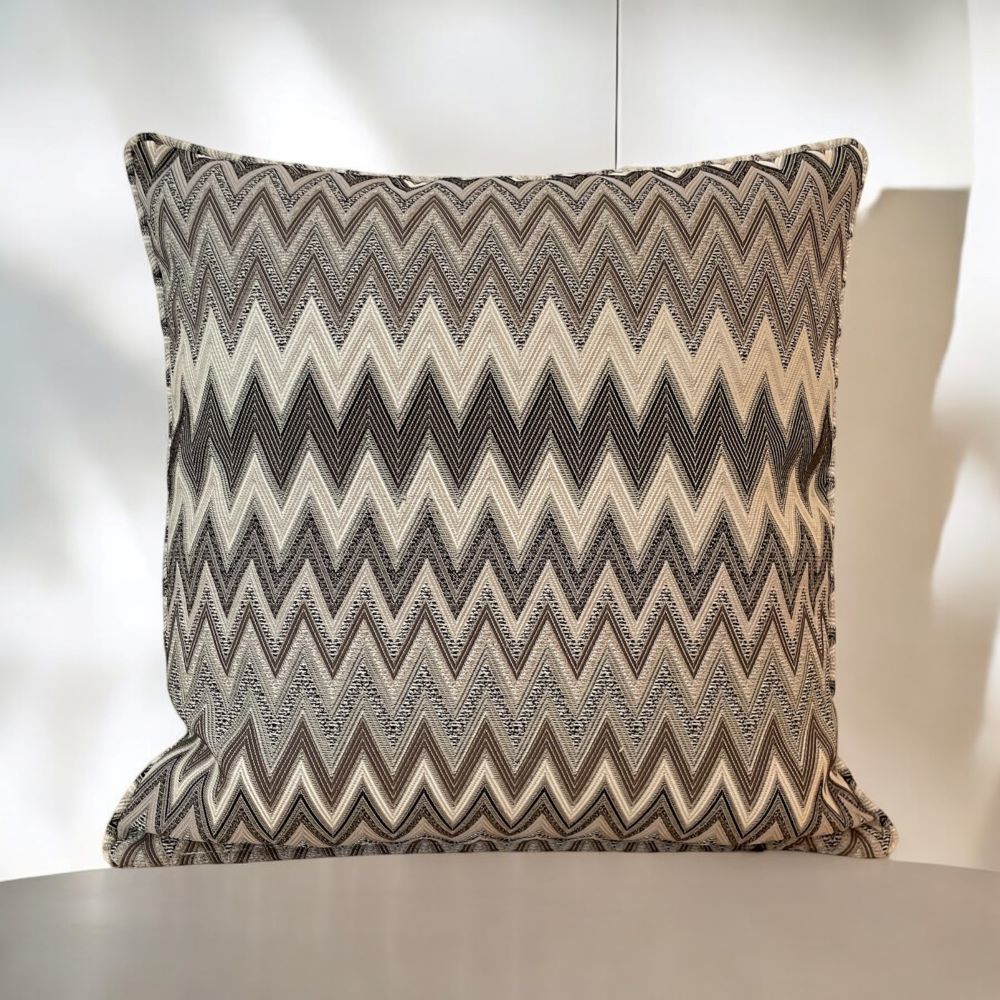 Zigzag Desenli Dokuma Dekoratif Yastık Kırlent