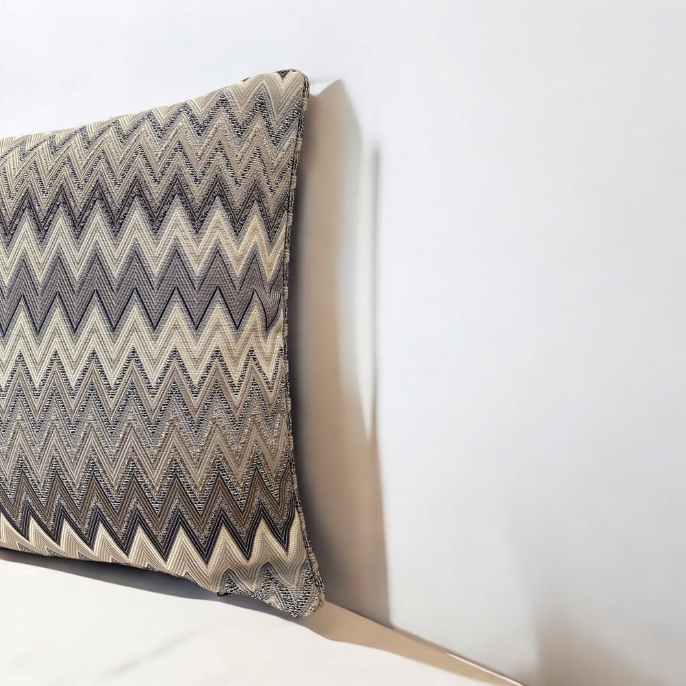 Zigzag Desenli Dokuma Dekoratif Yastık Kırlent