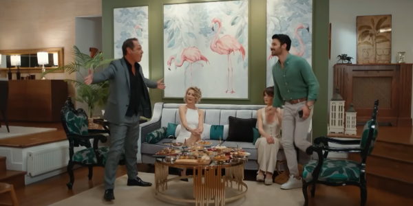 Gizli Saklı Dizi Yaz (Sinem Ünsal) Ve Levent (Halit Özgür Sarı) Salon Duvar Kağıdı