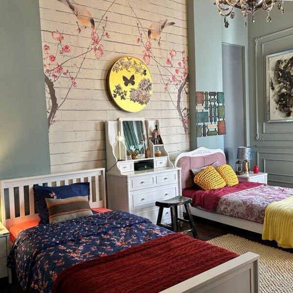 Yüz Yıllık Mucize Dizi İkizlerin Miray ( Ecem Çalhan ) ve Seray (Zehra Keçeci)  Yatak Odası Kuşlu Duvar Kağıdı