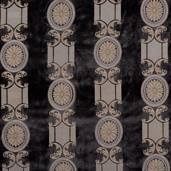 Kadife Üzerine Nakış Detaylı Perdelik Ve Döşemelik Kumaş