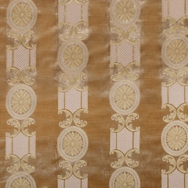 Kadife Üzerine Nakış Detaylı Perdelik Ve Döşemelik Kumaş