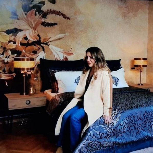 Masumiyet  Hale Ilgaz (Hülya Avşar) Yalı Konuk Odası Duvar Kağıdı