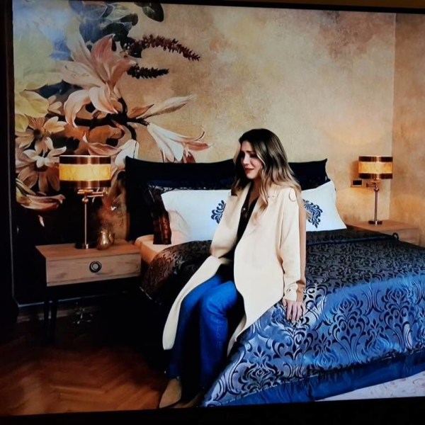 Masumiyet  Hale Ilgaz (Hülya Avşar) Yalı Konuk Odası Duvar Kağıdı