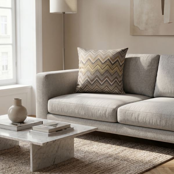 Altın Işıltılı Antrasit Zigzag Desenli Dekoratif Yastık