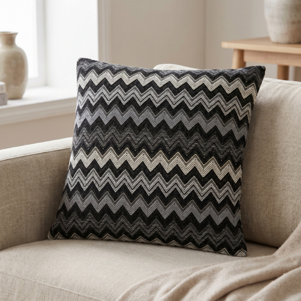 Siyah Beyaz Klasik Zigzag Desenli Dekoratif Yastık