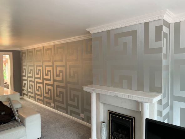 Versace Gümüş Gri Labirent Desen Duvar Kağıdı