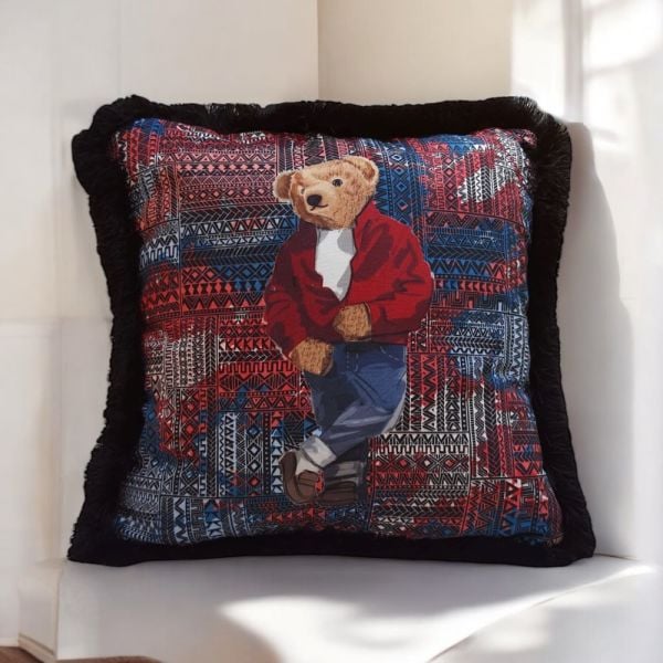 Kırmızı Ceketli Bay Teddy Kadife Saçaklı Yastık