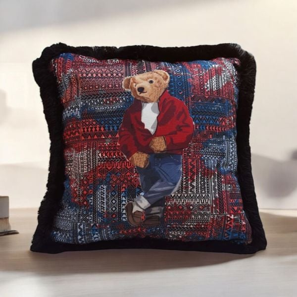 Kırmızı Ceketli Bay Teddy Kadife Saçaklı Yastık