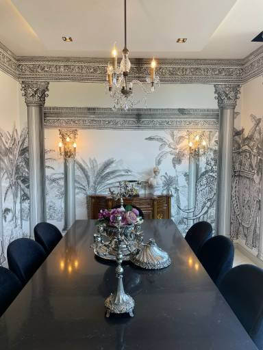 Uva Siyah Beyaz Sütunlar Orman Tasarım Duvar Kağıdı