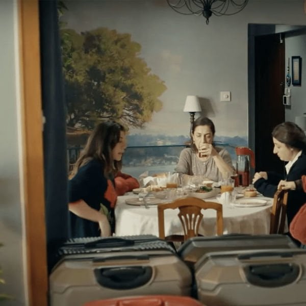 Ömer Dizi Gamze (Gökçe Bahadır)Salon Duvar Kağıdı