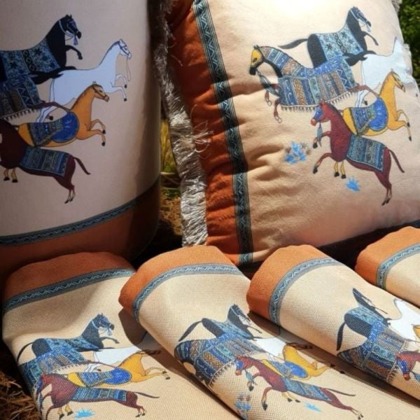 Hermes Atlar Desen Kumaş Puf