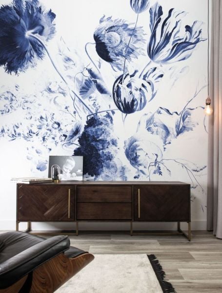 Beyaz Zeminde Mavi Açmış Güller Duvar Kağıdı