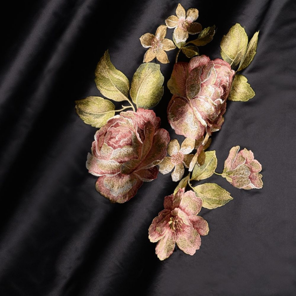 Saten Zemine Nakışlı Pano Kumaş