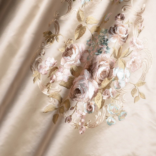 Saten Zemine Nakışlı Pano Kumaş