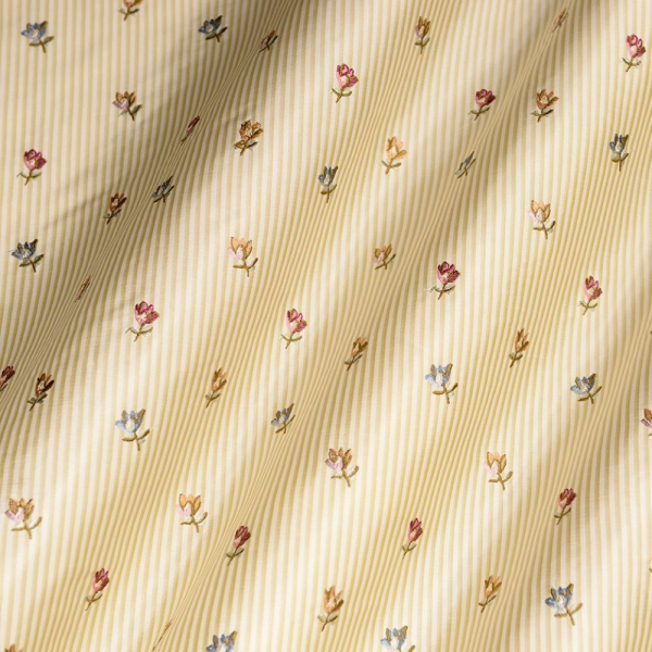 Çizgili Saten Zemine Nakışlı Döşemelik Kumaş