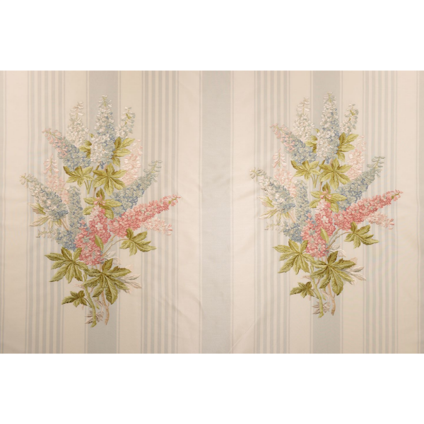 Çizgili Saten Zemine Nakışlı Döşemelik Kumaş