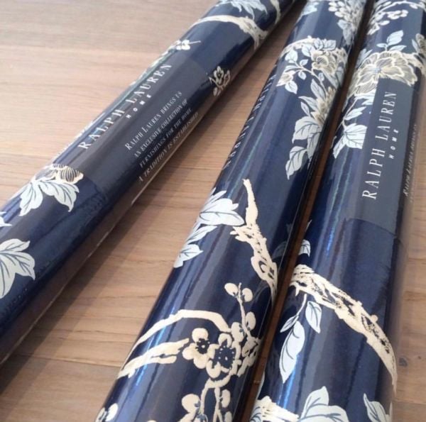 Marlowe Floral Lacivert Zemin Kuşlar Duvar Kağıdı