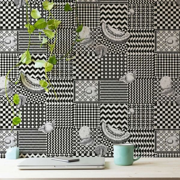 Fornasetti Siyah Beyaz Renk Frutta ve Geometrico Duvar Kağıdı
