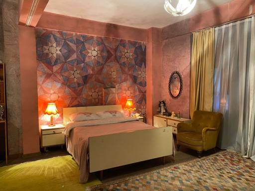 Üç Kuruş Leyla Oda ( Aslıhan Malbora ) Duvar Kağıdı