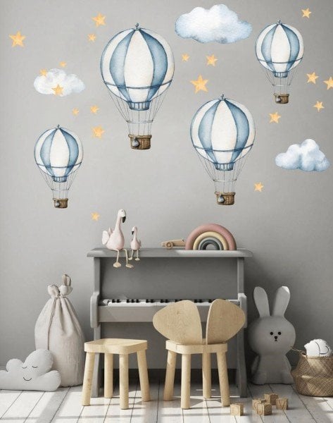 Uçan Balonlu Ve Bulutlu Duvar Kağıdı