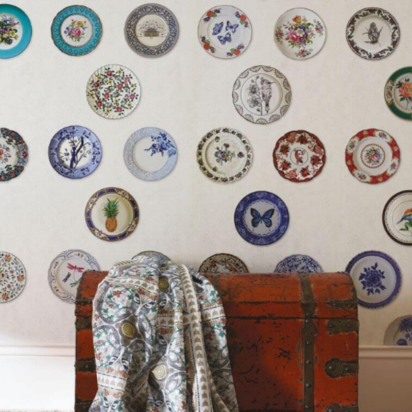 Duvarda Tabaklar Duvar Kağıdı