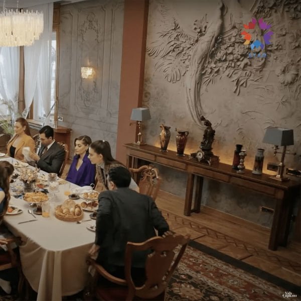 Yalı Çapkını Salon Yemek Odası Beyaz Tavus Kuşu Duvar Kağıdı