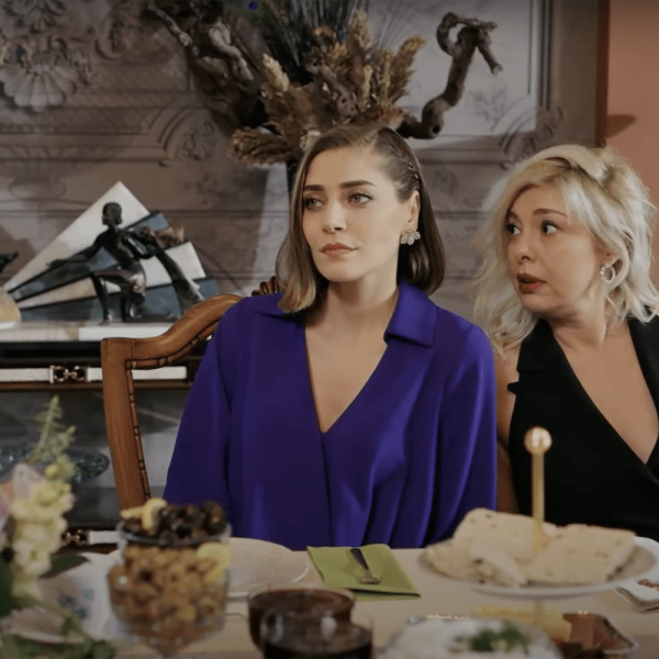 Yalı Çapkını Salon Yemek Odası Beyaz Tavus Kuşu Duvar Kağıdı