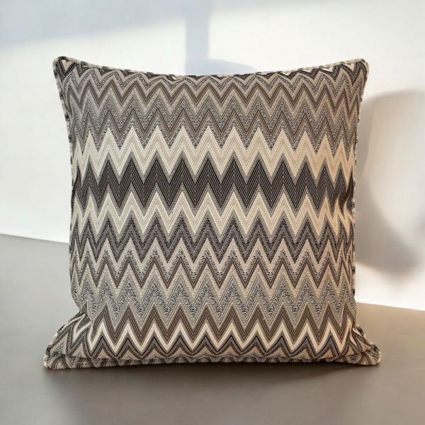 Zigzag Desenli Dokuma Dekoratif Yastık Kırlent