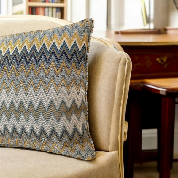 Zigzag Desenli Dokuma Dekoratif Yastık Kırlent