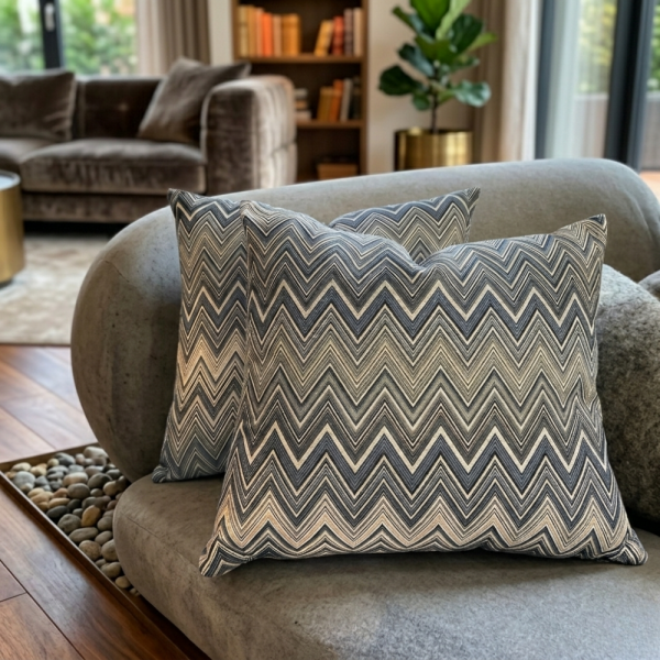 Zigzag Desenli Gri Bej Renkli Kırlent