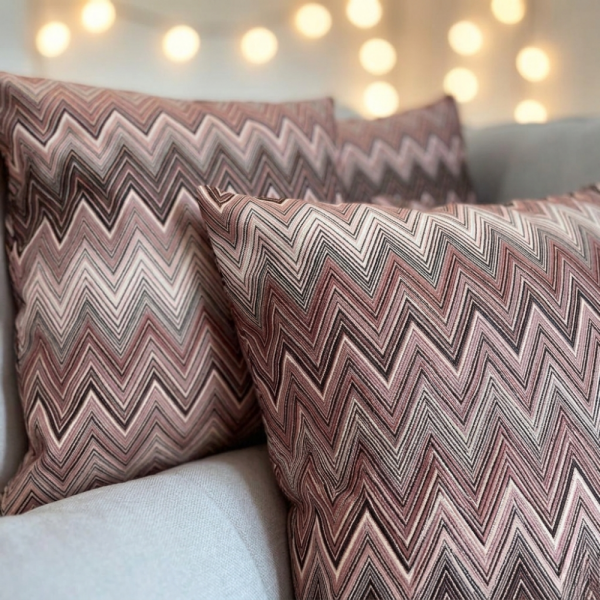 Zigzag Desenli Mürdüm Tonları Kırlent