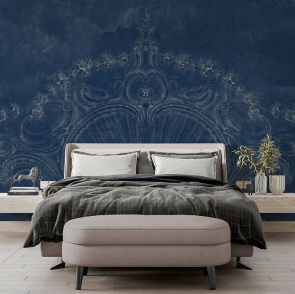 Lacivert Eskitme Zeminde Taç Desen Duvar Kağıdı
