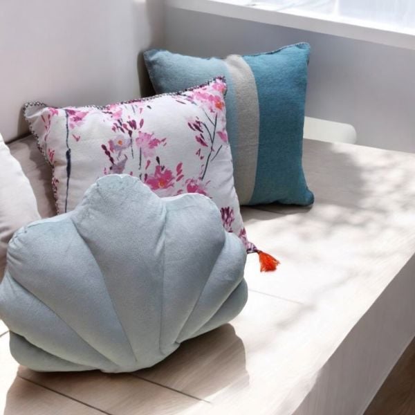 İstiridye Model Çiçekli Yastık Kombin