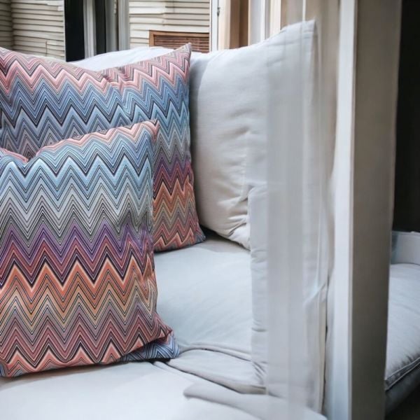 Zigzag Desen Mor Mavi Renklerde Yastık