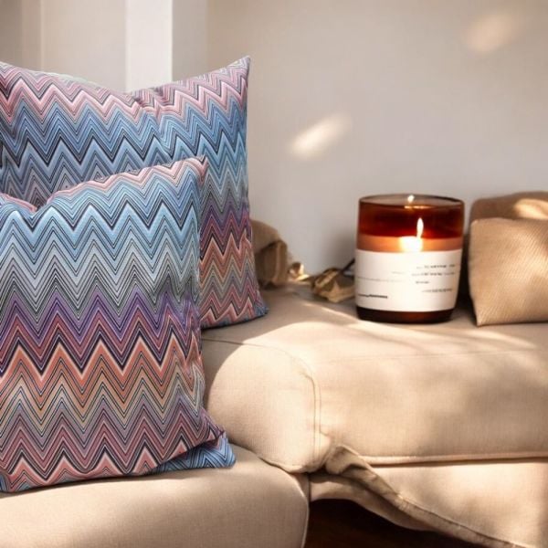 Zigzag Desen Mor Mavi Renklerde Yastık