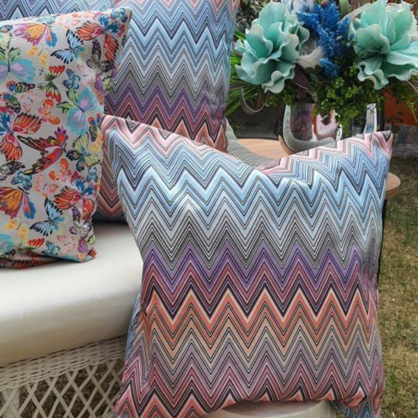 Kelebek Desen Ve Zigzaglı Yastık