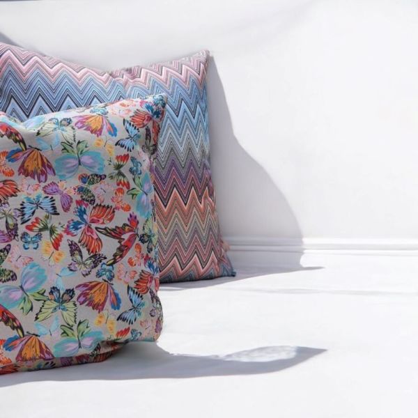 Kelebek Desen Ve Zigzaglı Yastık