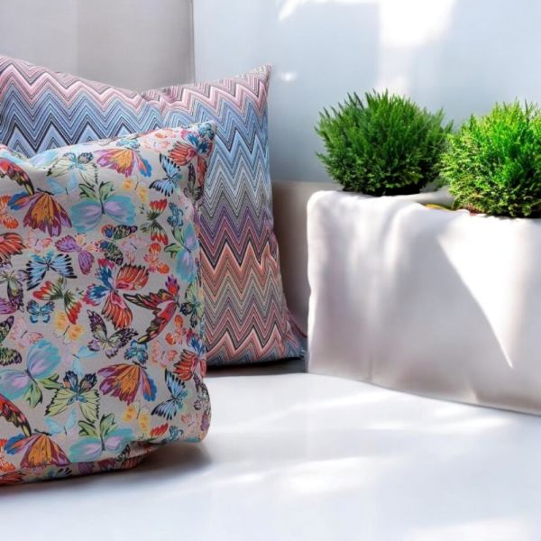 Kelebek Desen Ve Zigzaglı Yastık