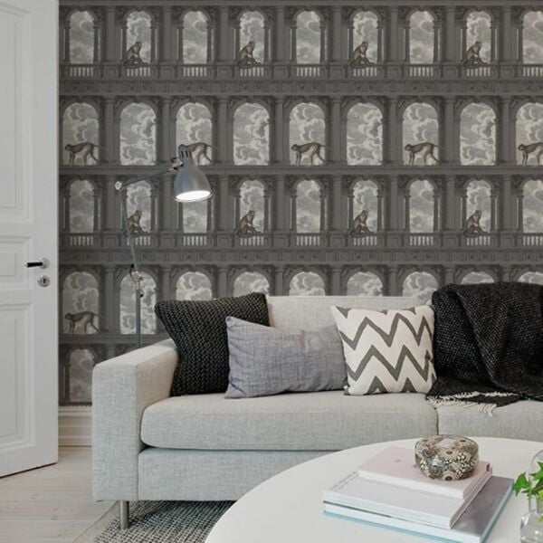 Maymunlu Fornasetti Sütünlar Kemerler Arasında Gezinen Maymunlar Duvar Kağıdı