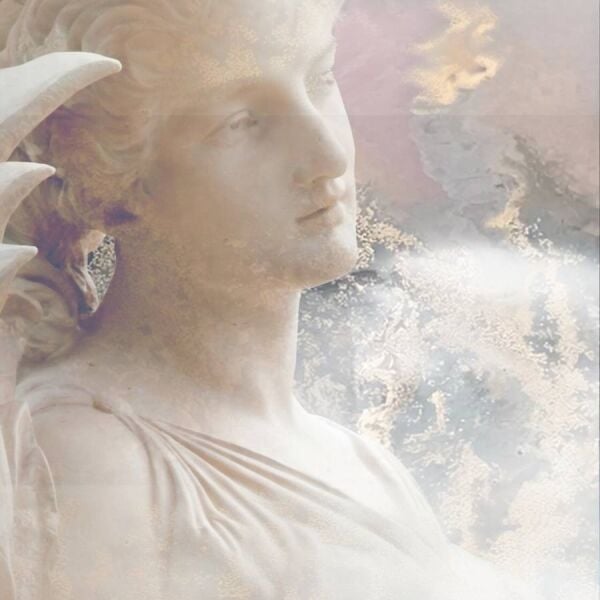 Mitolojik Çiçekler İçinde Kadın Duvar Kağıdı