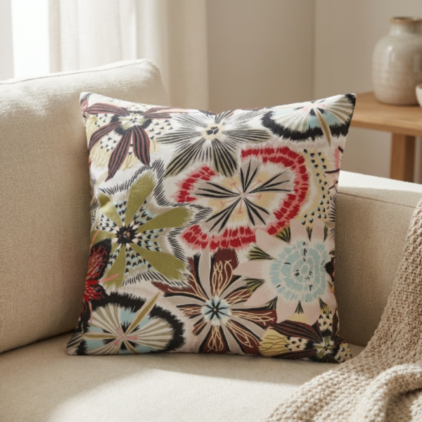 Sanatsal Çiçek Formlu Dekoratif Yastık