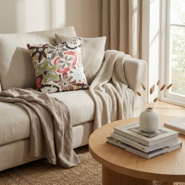 Sanatsal Çiçek Formlu Dekoratif Yastık