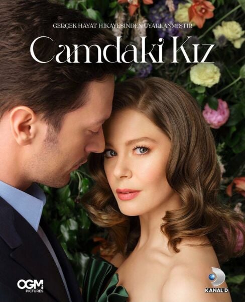 Camdaki Kız  (Selen Koroğlu)  Yatak Odası  Yatak Başı Kağıdı Non Vomen Genel Alan Kullanımı İçin Uygundur.150Gram.